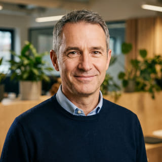 James Mitchell, identificado como Chief Executive Officer da Brando Contaria, foto de perfil